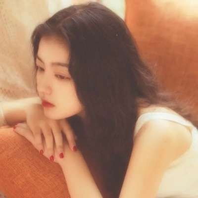 2021最美的潮流的复古优雅女生头像舍不得到放下需要很大的勇气