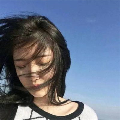30芳华以至,女人更应该精心装扮自己的头像