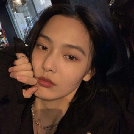 女生头像霸气高冷御姐范独自徘徊在角落里