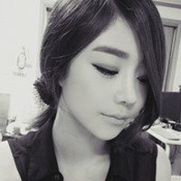 网红照片女生头像侧影白衣微信头像图片大全