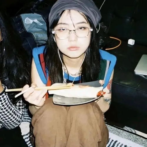 女生头像丨在我身边陪我长大吧