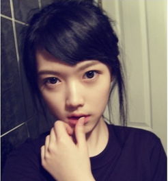 qq头像可爱萌女生侧脸抽烟