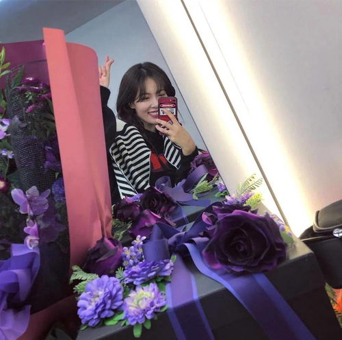 容易被人们记住的浓墨重彩的傲女风格