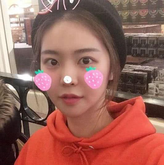 她26岁才开始健身,拥有少女般的活力,还有成熟女性的端庄优雅