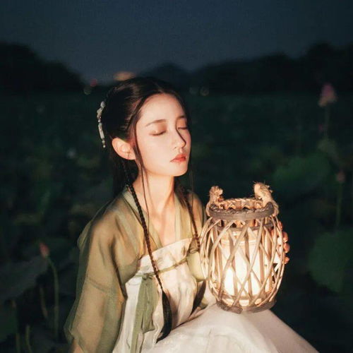 唯美意境古风女生头像晓阴无赖似穷秋淡烟流水画屏幽
