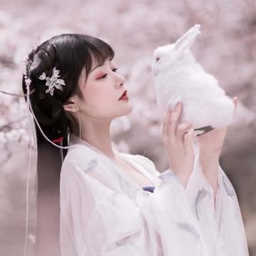 充满仙气的唯美古风女生头像