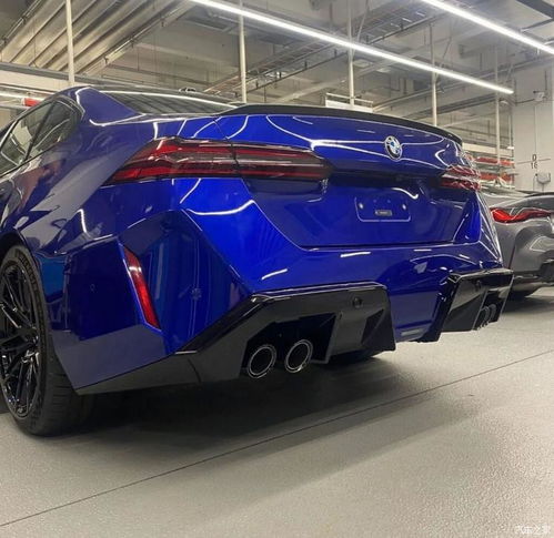 真正的战斗种族全新宝马m5实车