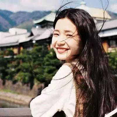 女生头像你走的那天,我决定不掉泪,迎着风撑着眼帘用力不眨眼