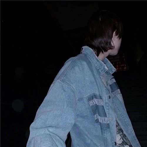 头像真人男生不露脸头像