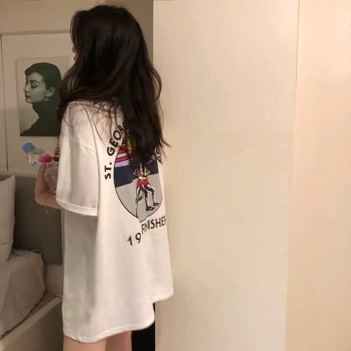 世事洞明,却不以世故待人性感霸气迷人女生头像