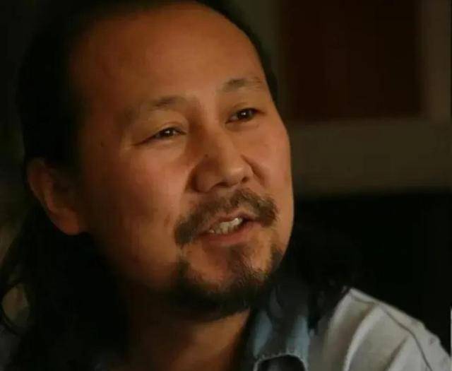 因喝酒家财散尽婚姻破裂,50岁又遇丧女之痛,腾格尔如今还好吗
