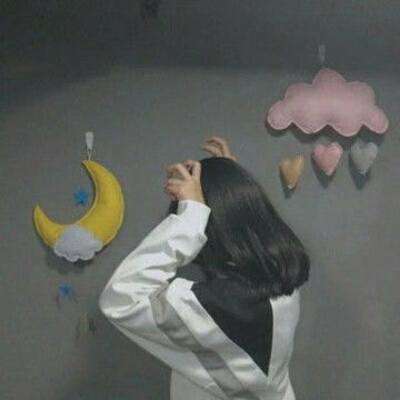 长发女生背影唯美头像好看的女生小清新头像