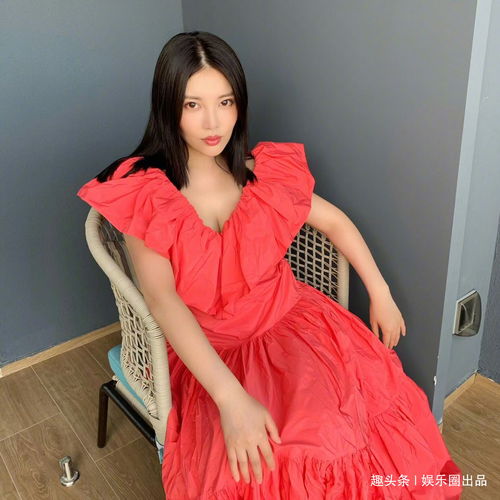 徐冬冬晒出4张私服照,一身红裙超显嫩,网友像一个熟透的桃子