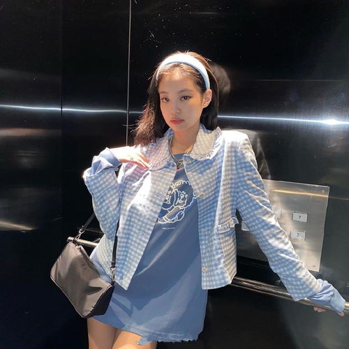 好难选这个秋冬到底要做色彩斑斓的甜妹还是简约霸气的御姐