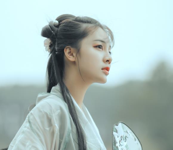 最随心所欲不太在意别人心情的四大星座女生
