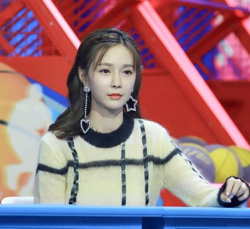 出道10年因主持走红,粉红女郎演技获赞,沈梦辰能否成功转型