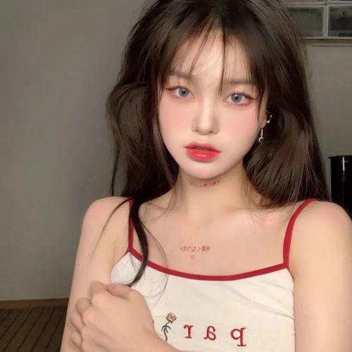 招桃花的女生头像你追我吧,追到我了给你开追到会