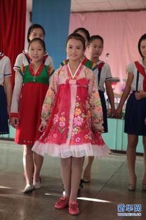 西方记者看不到的朝鲜五朝鲜校园女生