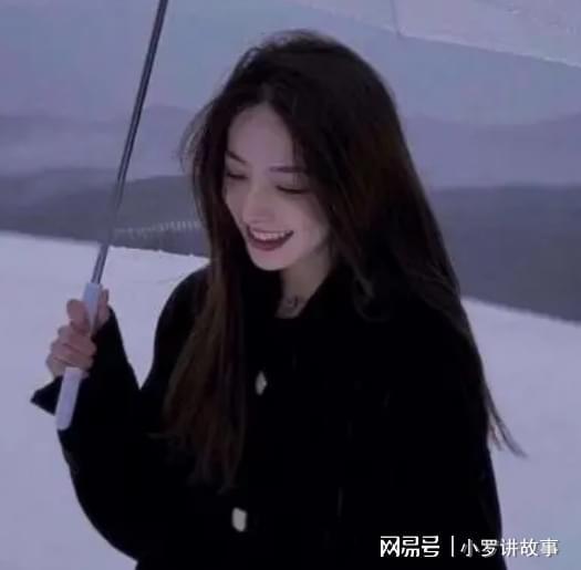 我追了他十五年,为了让我死心,他把他朋友介绍给我