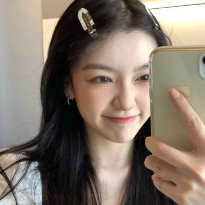 ins氛围感小清新的女生甜蜜头像把你归还人间是清醒也是知趣