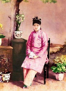 揭秘古代女子选美先比脚三寸金莲害死人