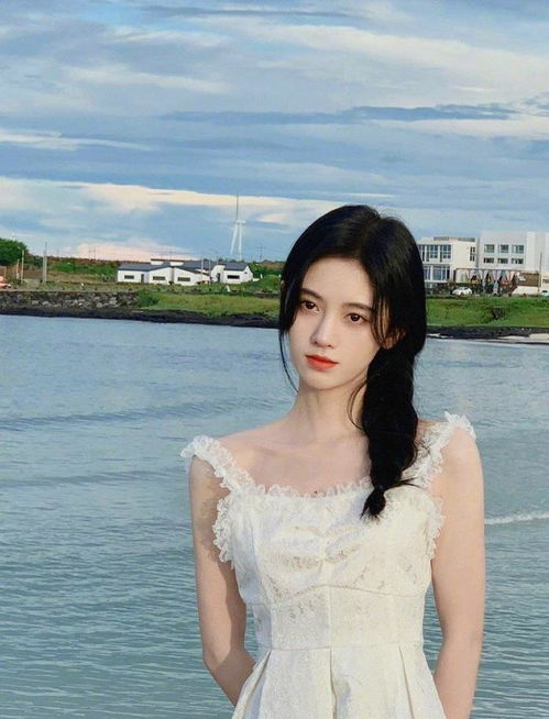 终于等到鞠婧祎换上jk制服,当她腿伸直那刻,女生们都酸了