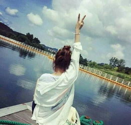 剪刀手背影女头像热门头像qq头像大全qq志乐园