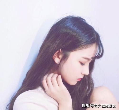 幽默笑话为了庆祝结婚一周年,从未下过厨的我,特意炒了几个菜