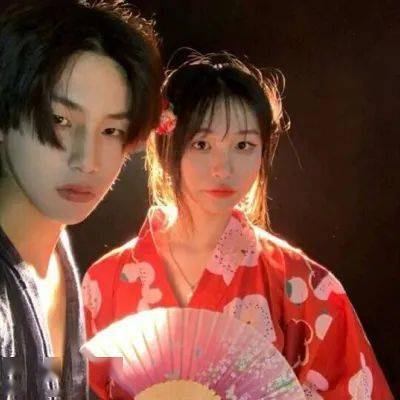 情侣头像新年超幸福的真人情头