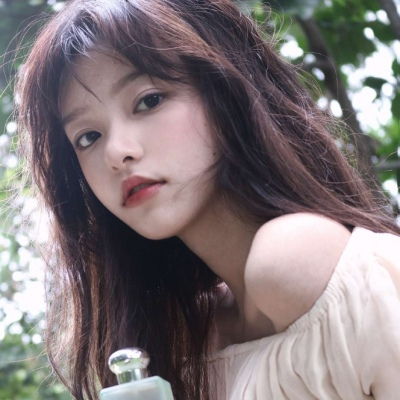 头像高冷女王范真人头像女生图片