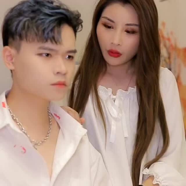 女友趁我眼睛看不见带别的男人回家,还是另有隐情