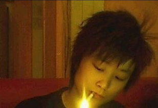 女星偶尔吸根烟,赵丽颖卡通,那英娴熟,她销魂qq人工