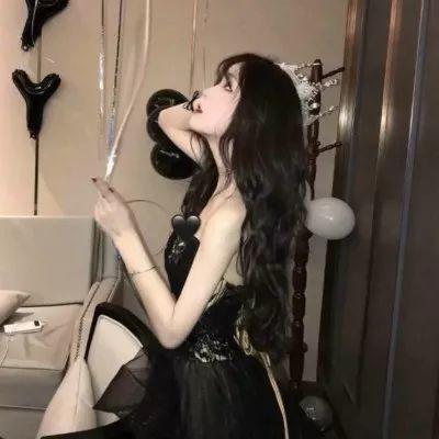 黑婚纱头像女生15张个性潮酷女生头像
