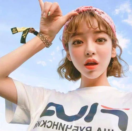 来说一说短发风靡的缘由吧