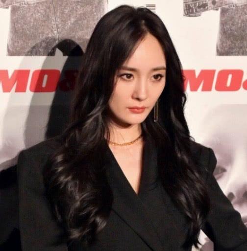 当杨幂烟熏妆容遇上韩国第一美女,生图镜头下,网友态度直接转变