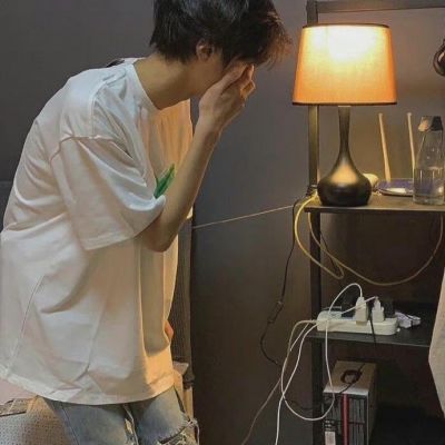 帅气慵懒的男生好看的头像2022超级火的吸引人的帅气男头合集