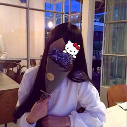 手捧鲜花的头像女头qq情侣头像