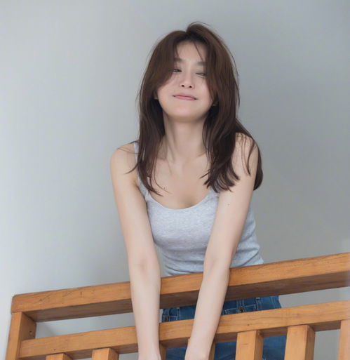 42岁秦岚晒生日美照,6个金城武为她庆生,秦岚一脸陶醉