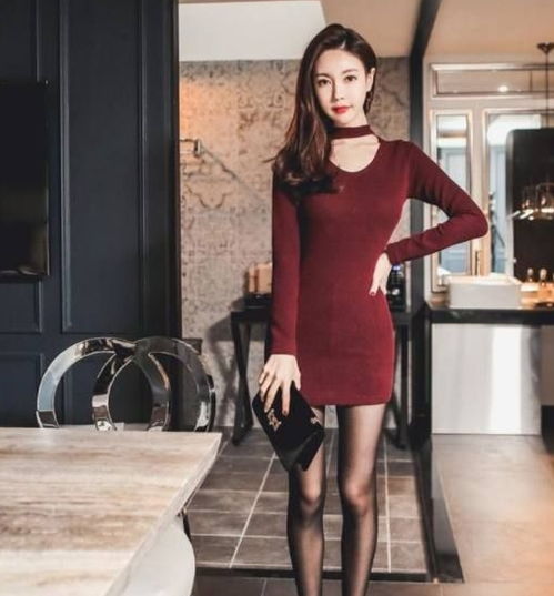 女神搭配,清雅悠然的紧身裙美女,塑造修长漂亮的腿型