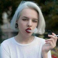 少女风格的头像真人图片抽烟