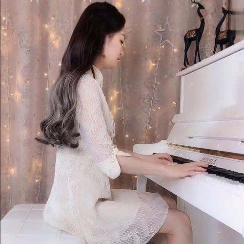 气质美女钢琴演奏半壶纱情感丰富动感好听,一直在单曲循环