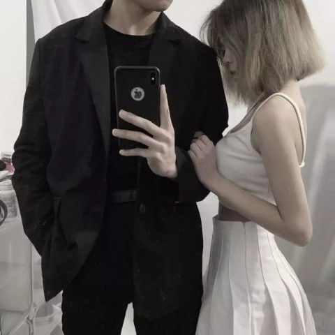 最近超奶思情头火了天还有点冷,有什么事,到我被窝里来说