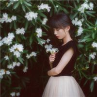 原谅我手捧鲜花,盛装出席,只为错过qq女生头像我要个性网