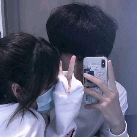 韩版情头像情侣两张爱情使人忘记时间