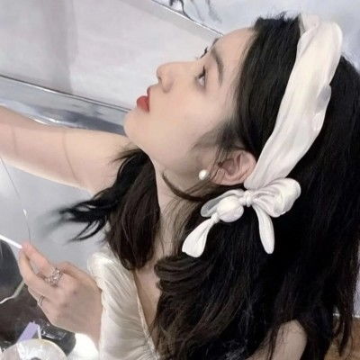 ins招桃花的女生头像