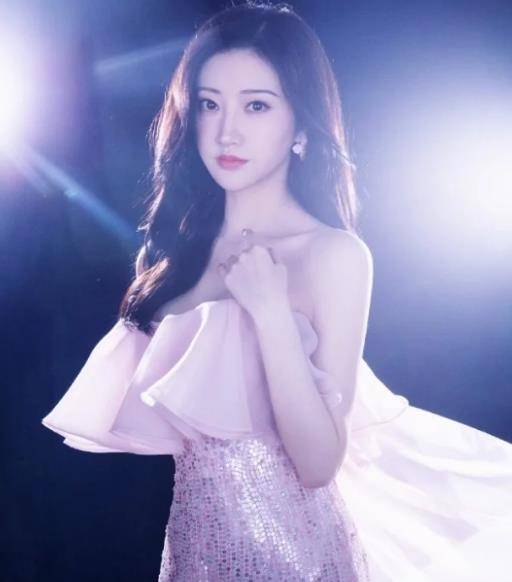 景甜穿人鱼裙看她抬手那刻这身材太美了