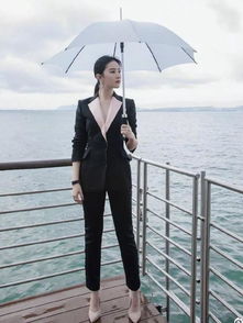刘亦菲这身材如19岁少女,穿西装套装帅
