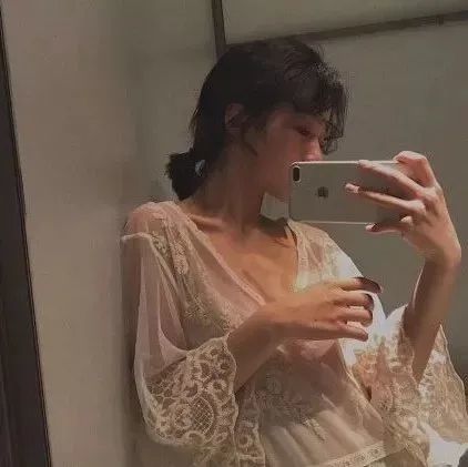 头像女生你真正爱的人是你可以毫无顾虑吐露一切的人
