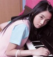 3年前常见甜美女生侧脸喝饮料的qq头像