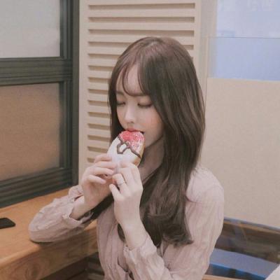 俏皮唯美小女生头像